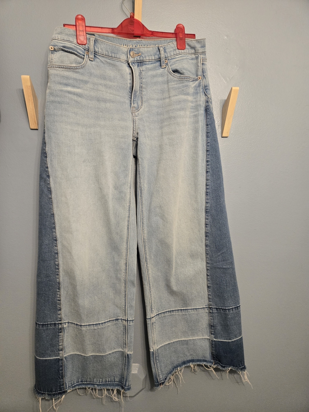 American Eagle Low-Rise Ultra Wide Leg Two-Tone Jeans
